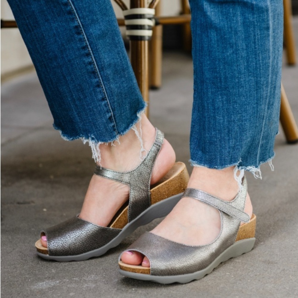 DANSKO Sz 40 Marcy Pewter Comfort Insole  Velcro Closure Sling Back Sandals